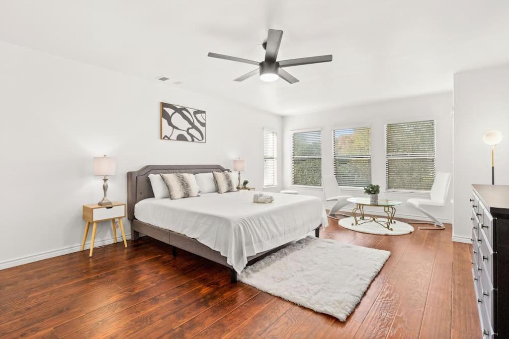 5 Bedrooms w/ Hot Tub, Chefs Kitchen, Game Lounge San Antonio Exterior foto