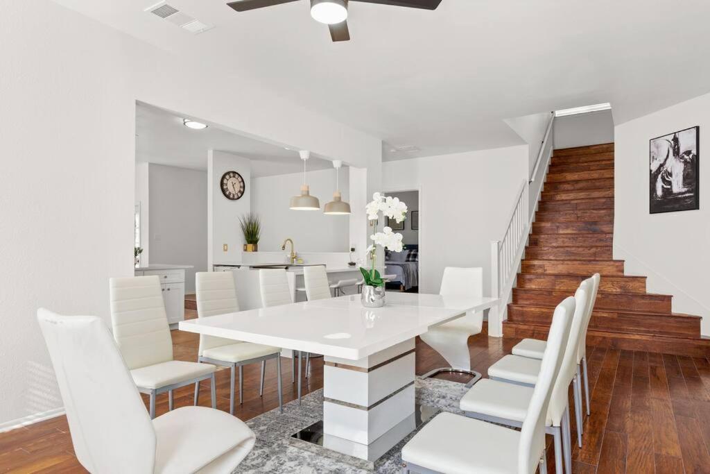 5 Bedrooms w/ Hot Tub, Chefs Kitchen, Game Lounge San Antonio Exterior foto