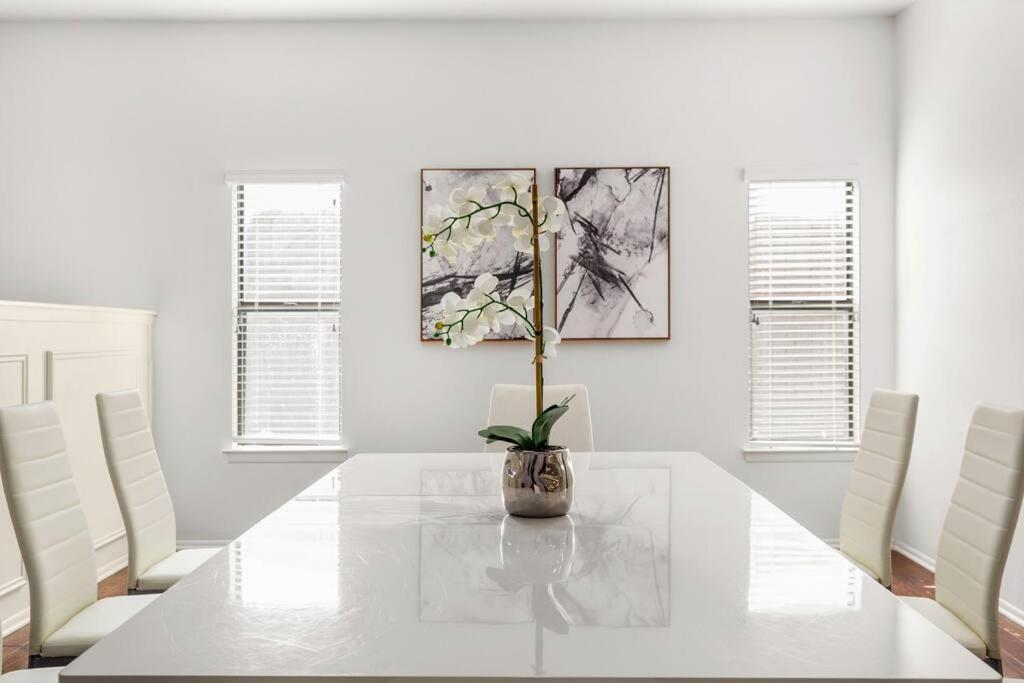 5 Bedrooms w/ Hot Tub, Chefs Kitchen, Game Lounge San Antonio Exterior foto