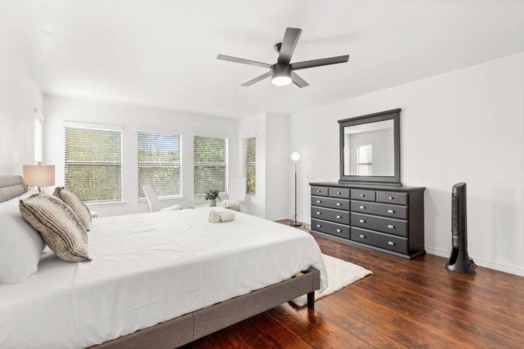 5 Bedrooms w/ Hot Tub, Chefs Kitchen, Game Lounge San Antonio Exterior foto